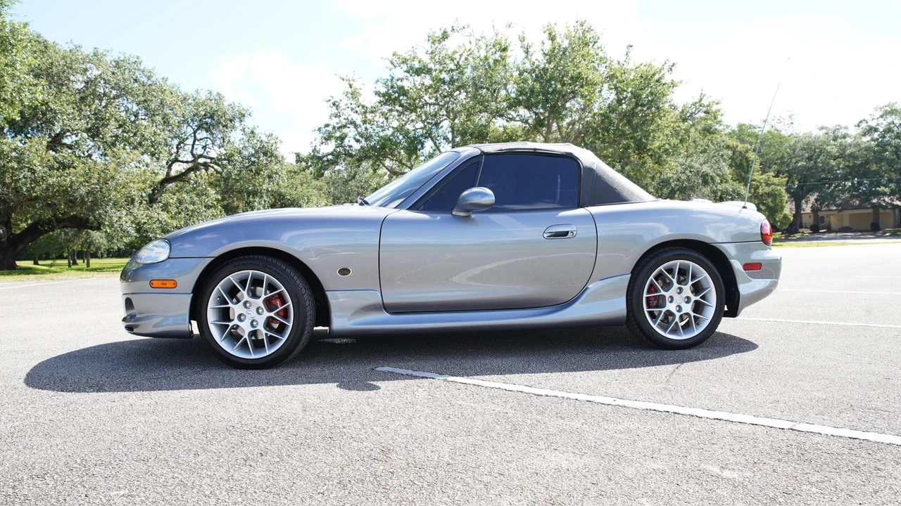 2002 Mazda NB MX-5 Miata - Image 4 of 31