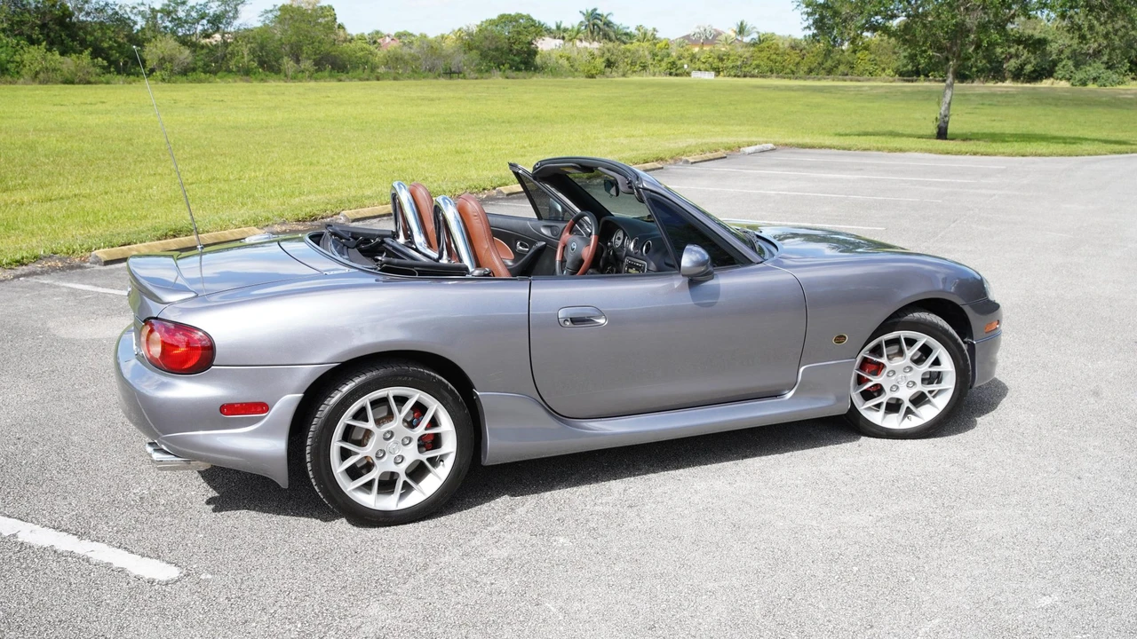 2002 Mazda NB MX-5 Miata - Image 9 of 31
