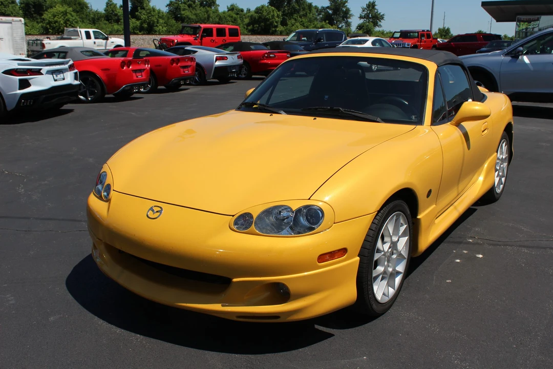 2002 Mazda NB MX-5 Miata - Image 2 of 31