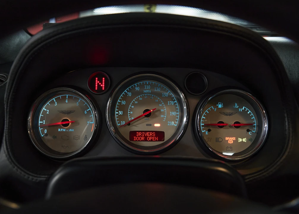 2003 Aston Martin Vanquish 1st Gen - Image 20 of 31