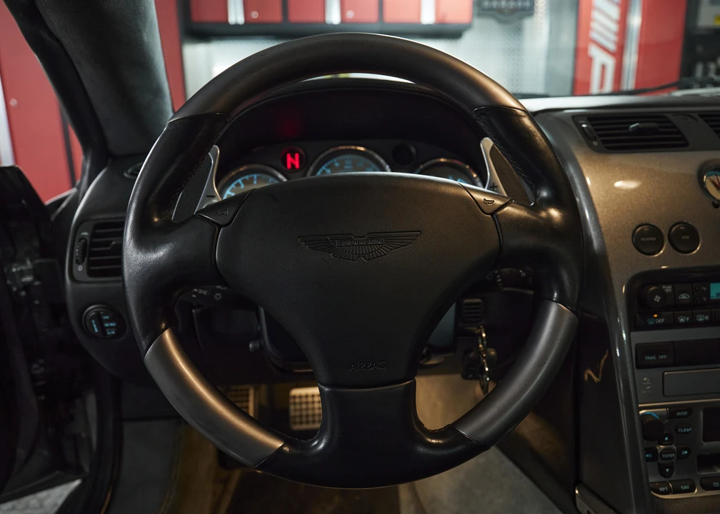 2003 Aston Martin Vanquish 1st Gen - Image 19 of 31