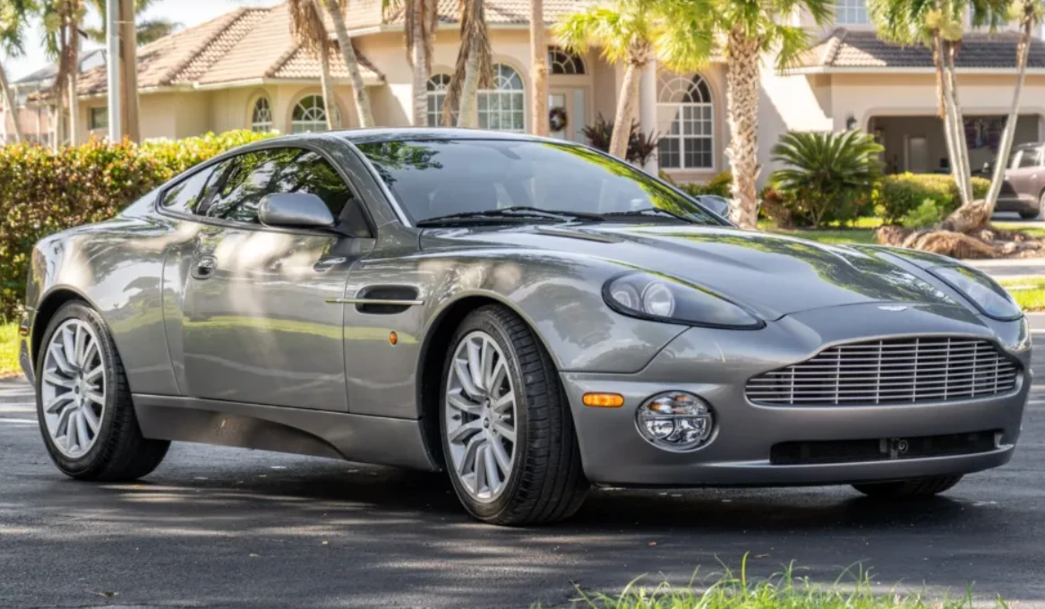 2003 Aston Martin Vanquish 1st Gen - Image 29 of 31