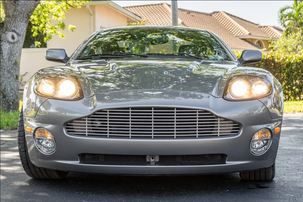 2003 Aston Martin Vanquish 1st Gen - Image 26 of 31