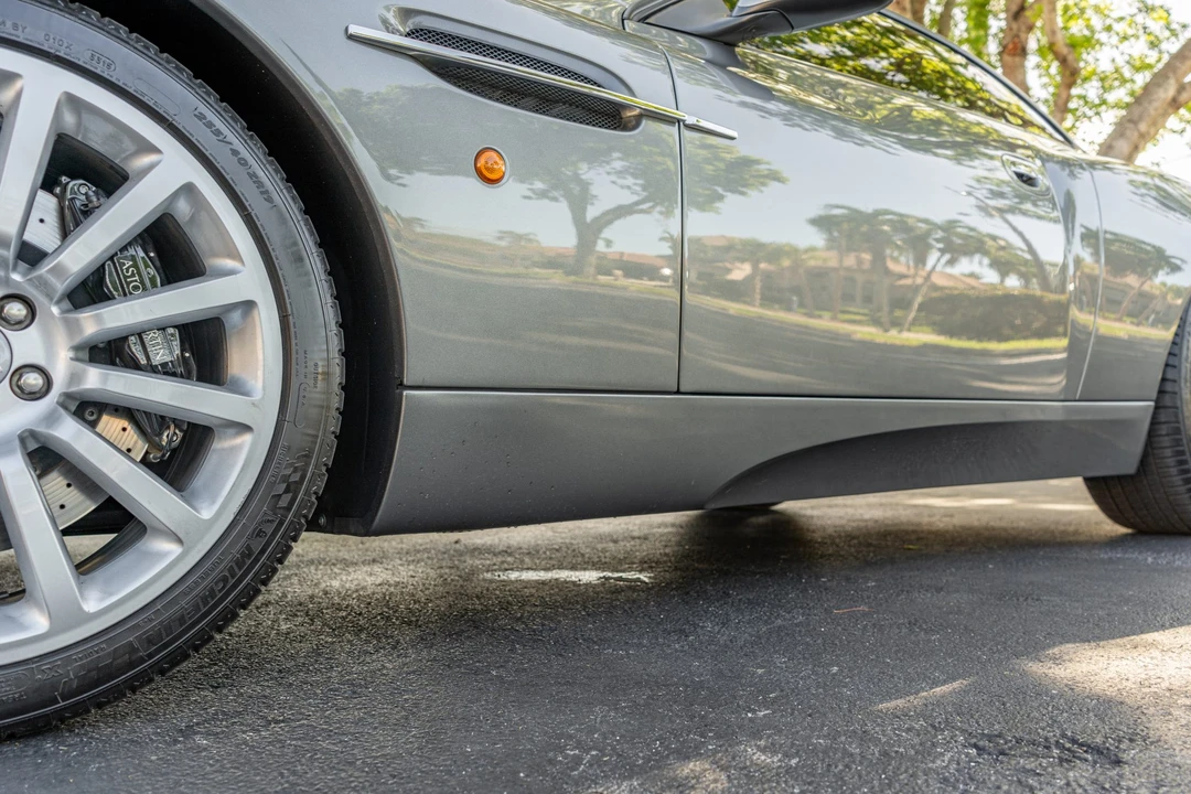 2003 Aston Martin Vanquish 1st Gen - Image 24 of 31