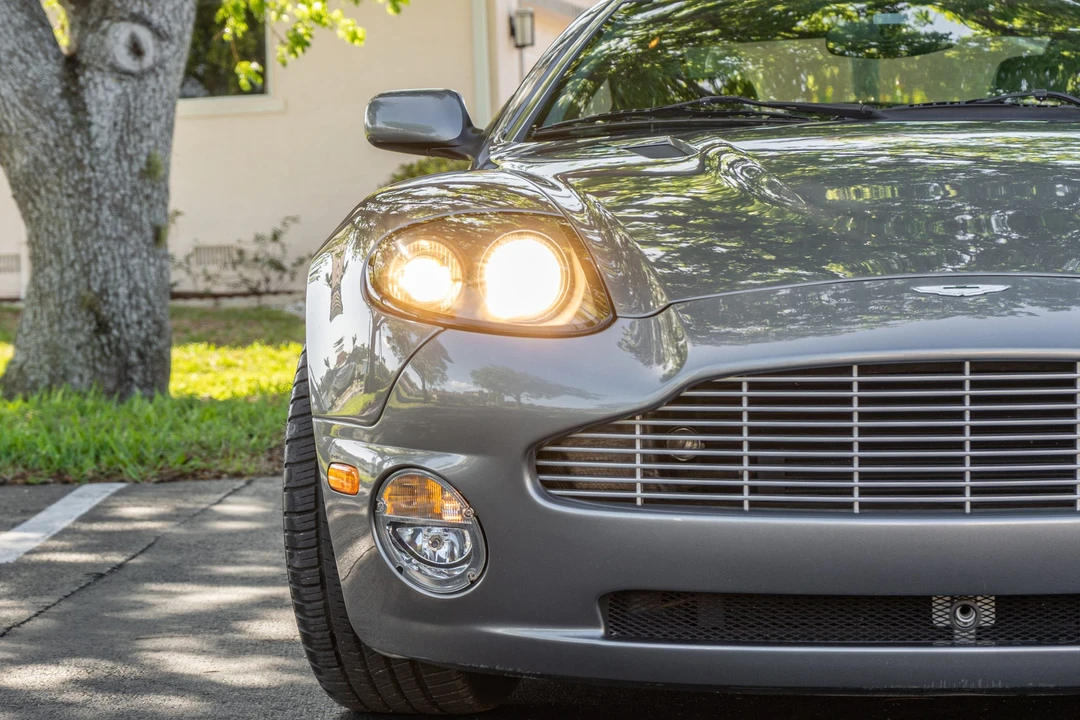 2003 Aston Martin Vanquish 1st Gen - Image 13 of 31