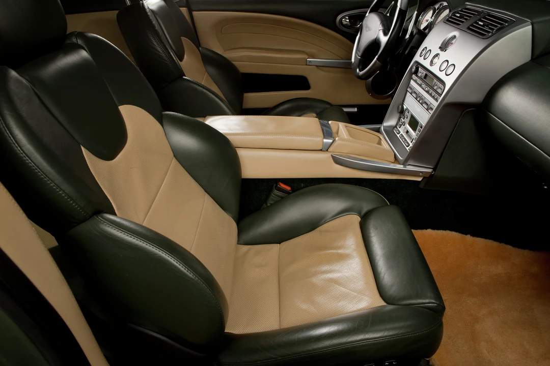 2004 Aston Martin Vanquish 1st Gen - Image 19 of 31
