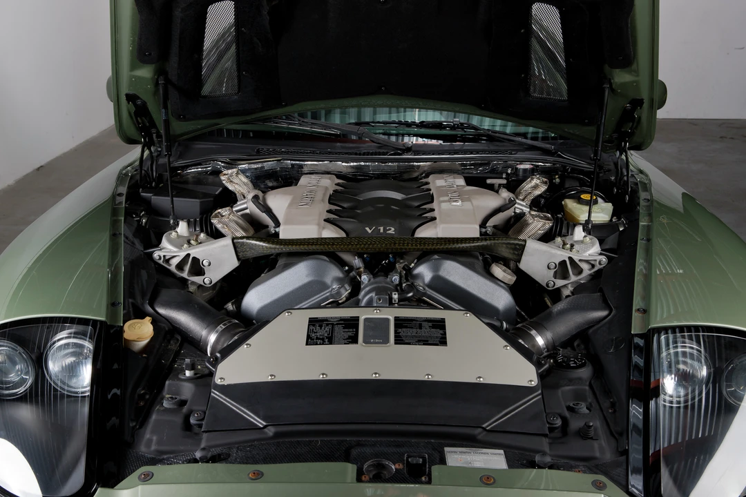 2004 Aston Martin Vanquish 1st Gen - Image 27 of 31