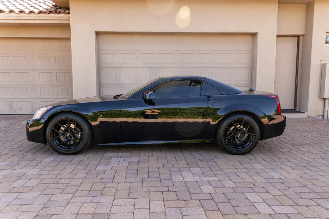 2004 Cadillac XLR - Image 12 of 31