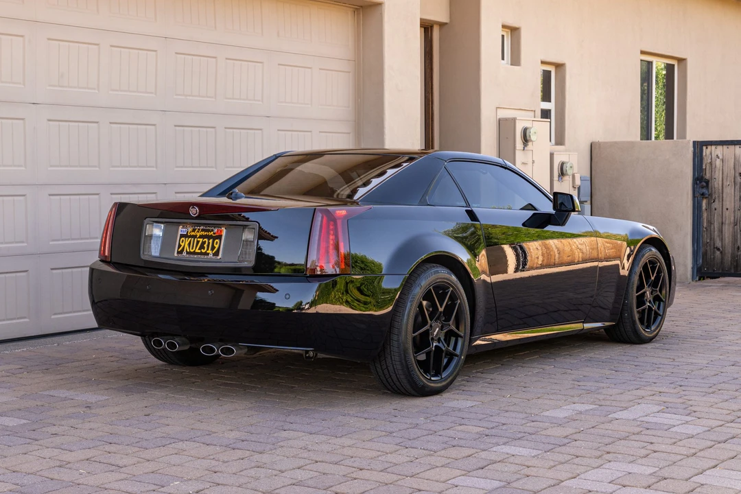 2004 Cadillac XLR - Image 10 of 31