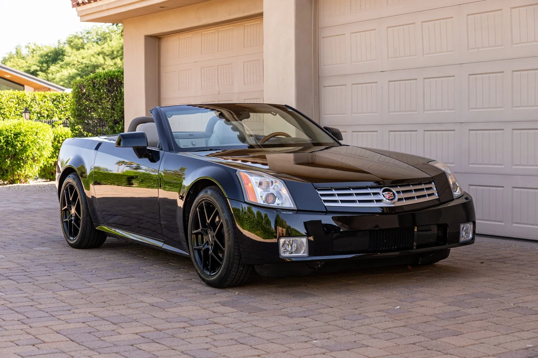2004 Cadillac XLR - Image 13 of 31