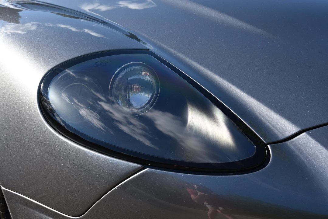 2005 Aston Martin Vanquish 1st Gen - Image 21 of 31