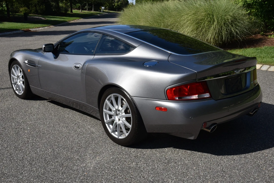 2005 Aston Martin Vanquish 1st Gen - Image 16 of 31