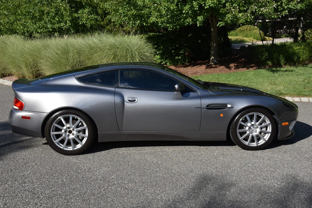 2005 Aston Martin Vanquish 1st Gen - Image 11 of 31