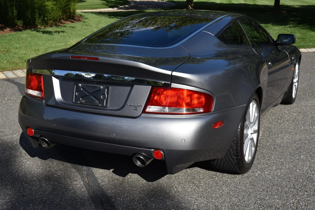 2005 Aston Martin Vanquish 1st Gen - Image 12 of 31