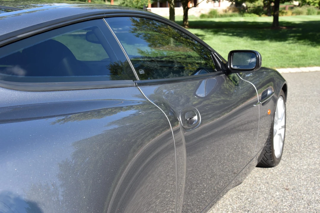 2005 Aston Martin Vanquish 1st Gen - Image 29 of 31
