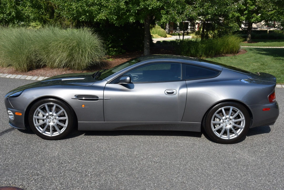 2005 Aston Martin Vanquish 1st Gen - Image 17 of 31