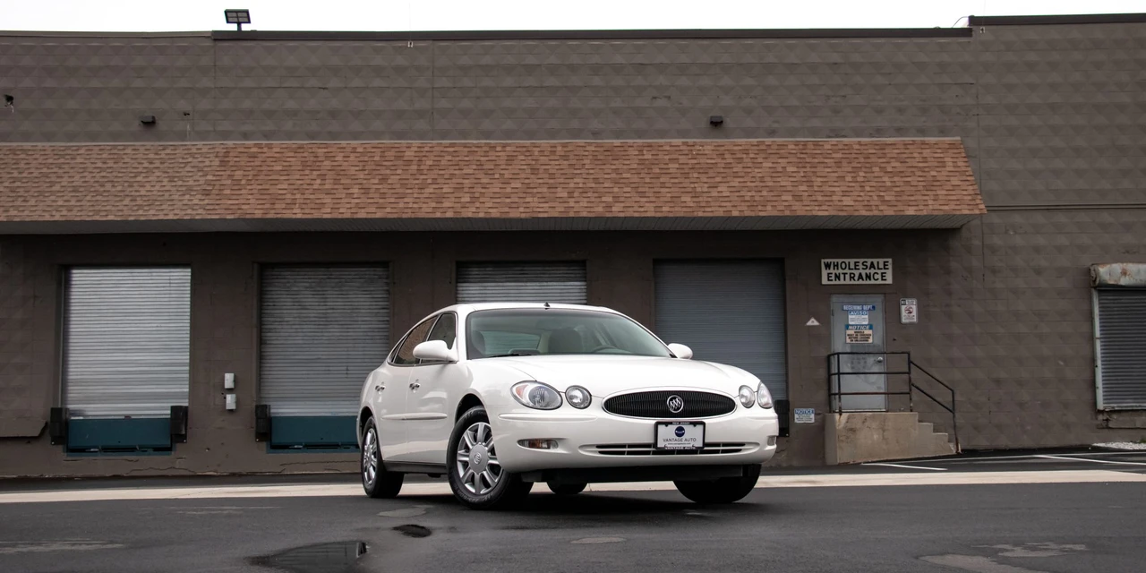 2005 Buick LaCrosse - Image 22 of 31