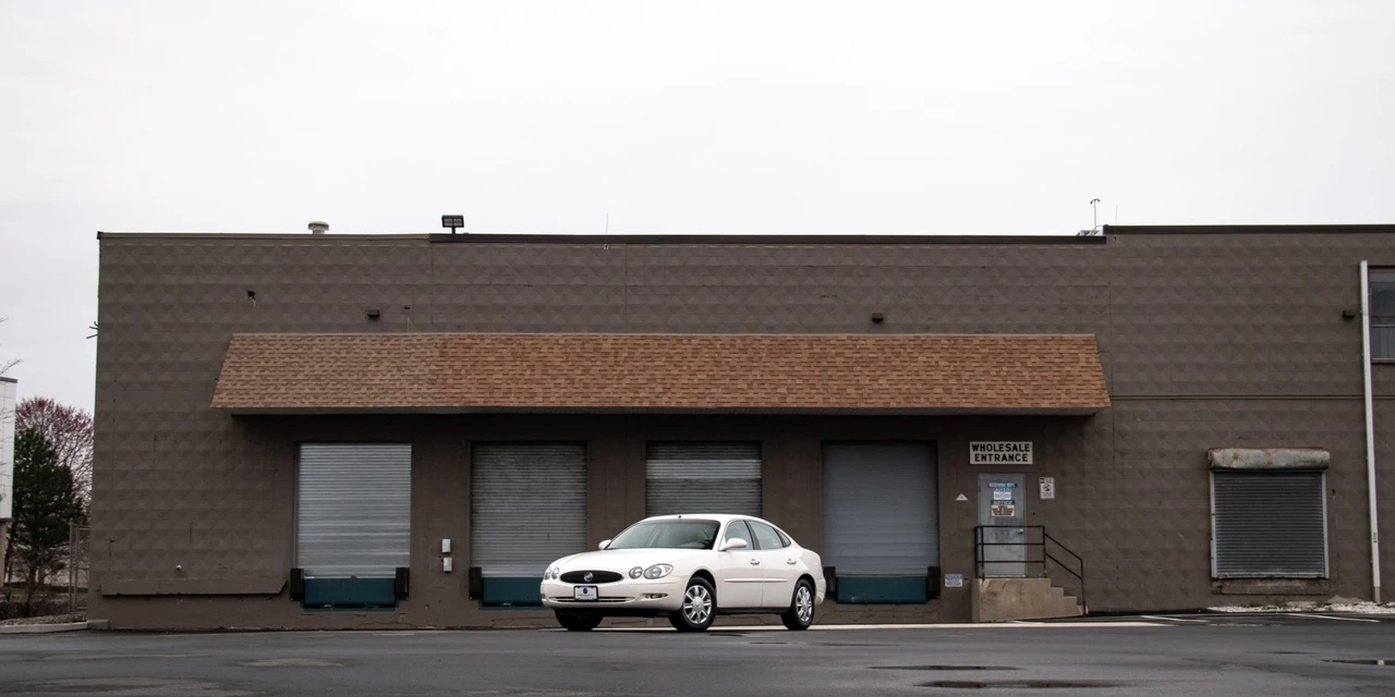 2005 Buick LaCrosse - Image 2 of 31