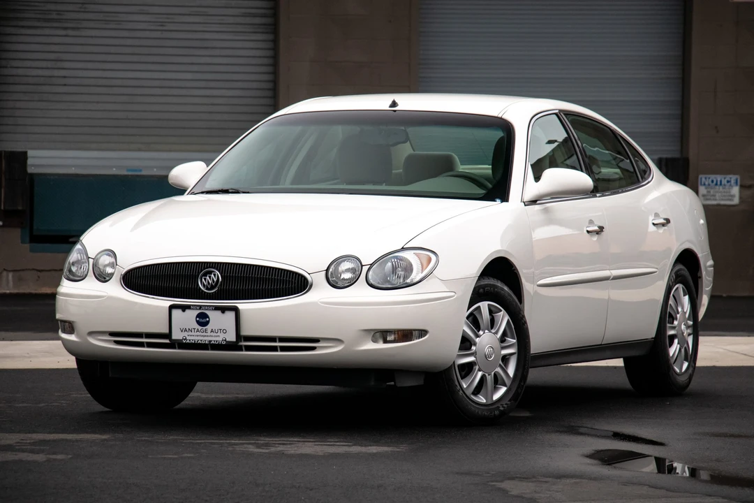 2005 Buick LaCrosse - Image 5 of 31
