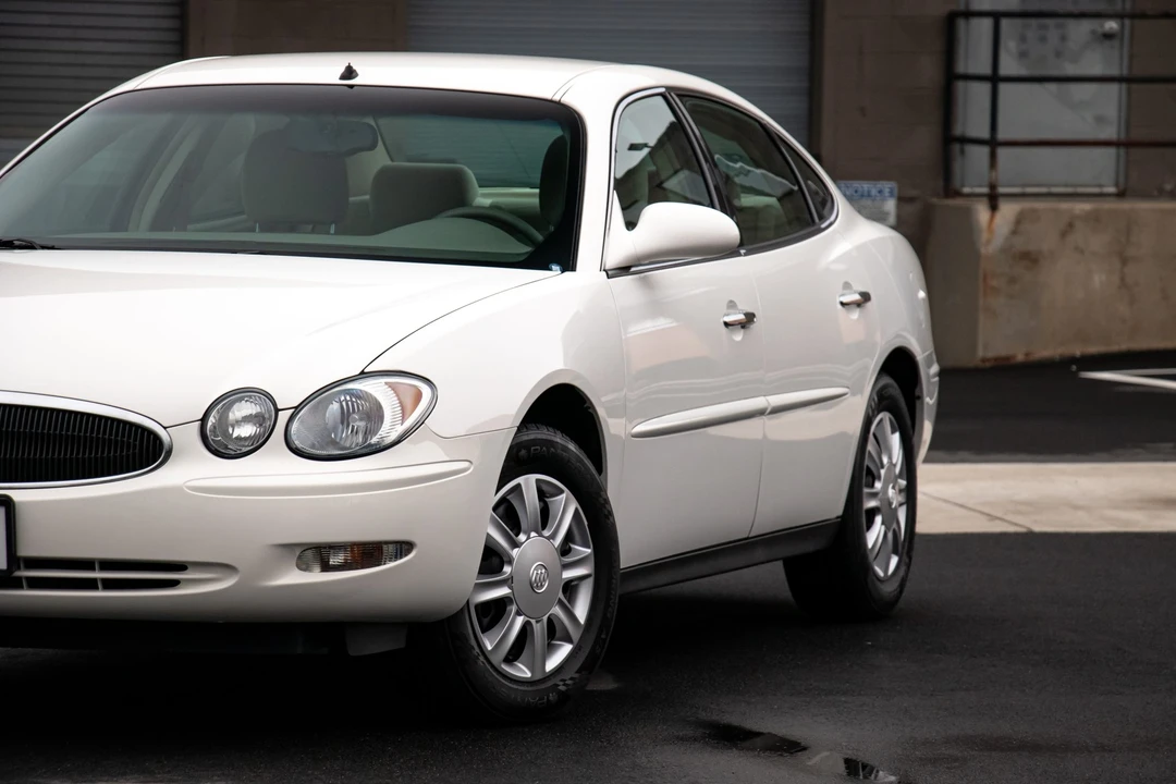 2005 Buick LaCrosse - Image 28 of 31