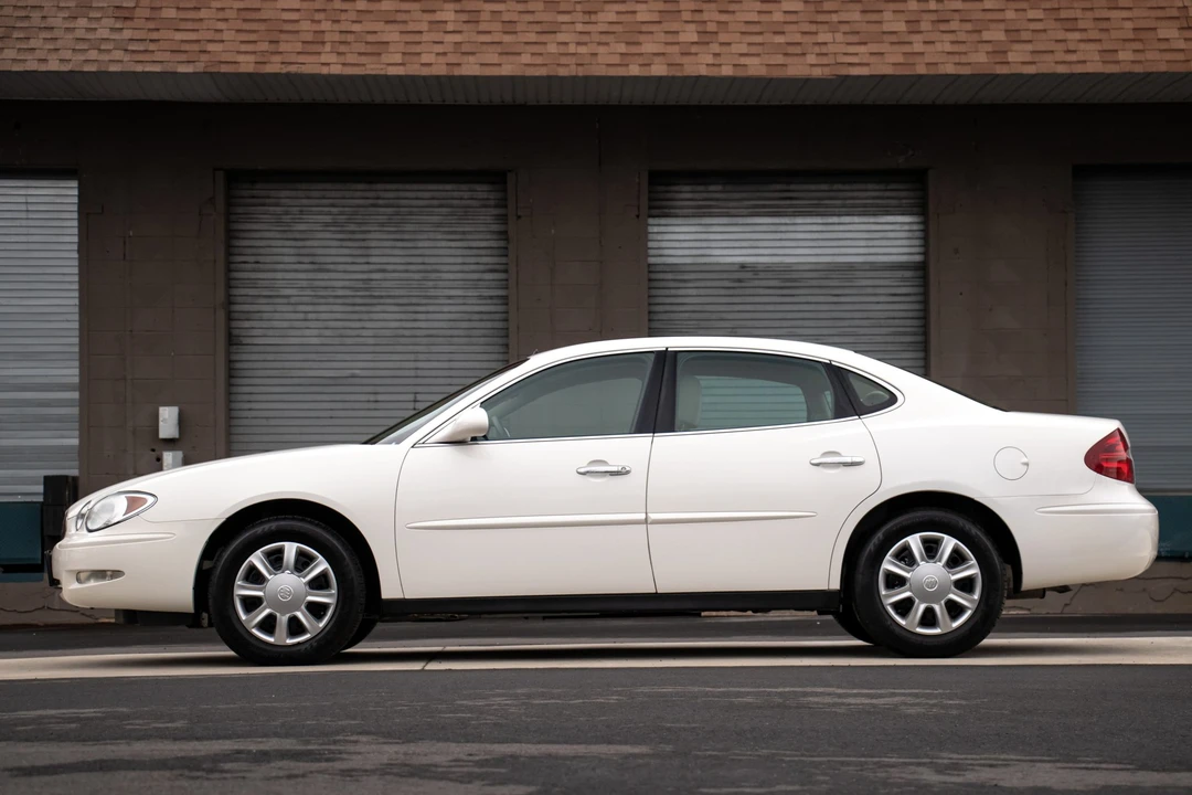 2005 Buick LaCrosse - Image 9 of 31