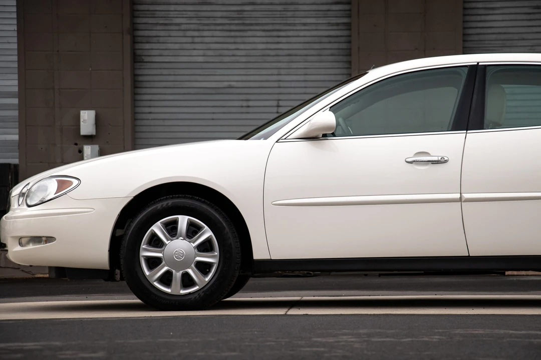 2005 Buick LaCrosse - Image 29 of 31