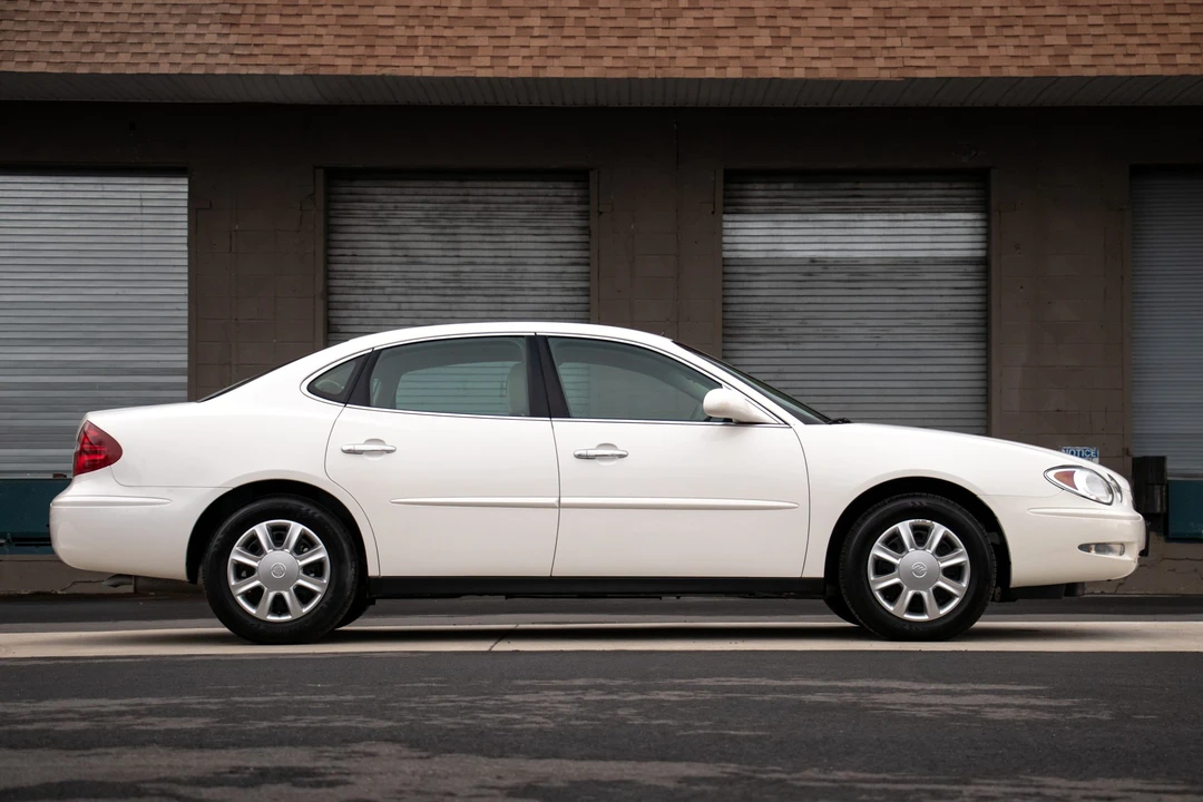 2005 Buick LaCrosse - Image 16 of 31
