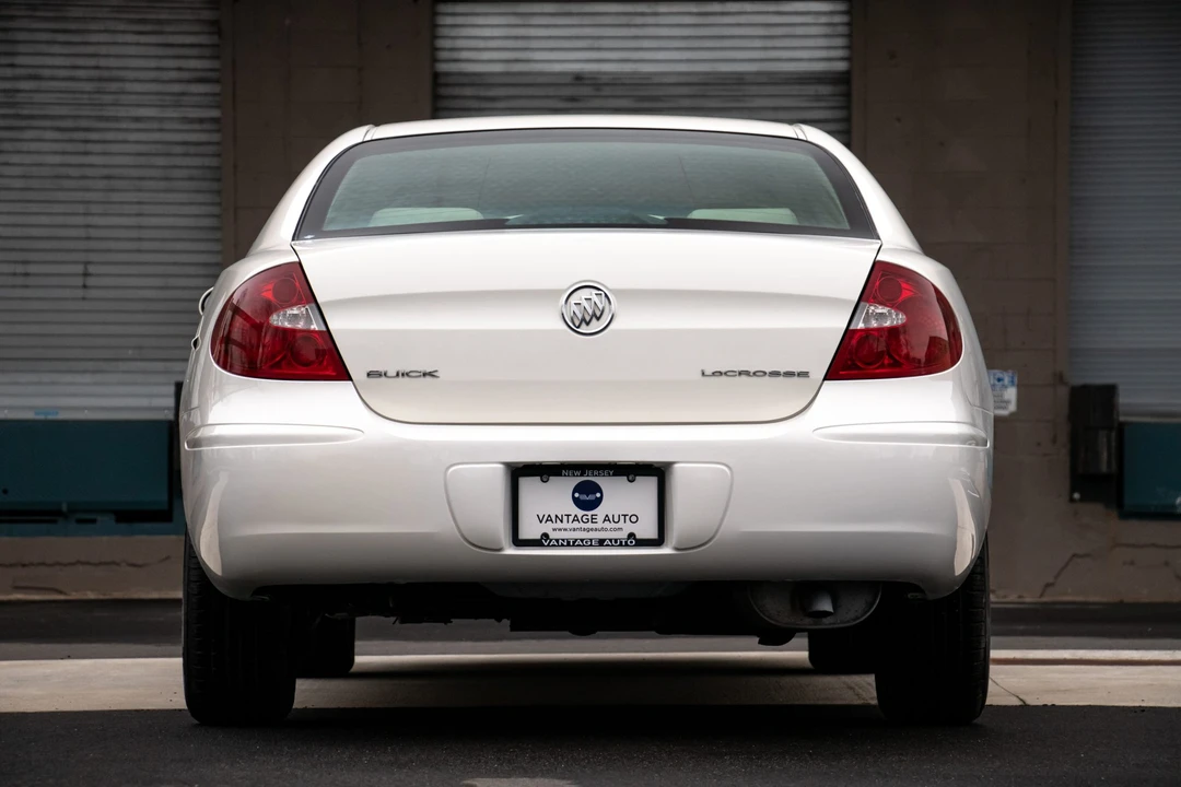 2005 Buick LaCrosse - Image 12 of 31