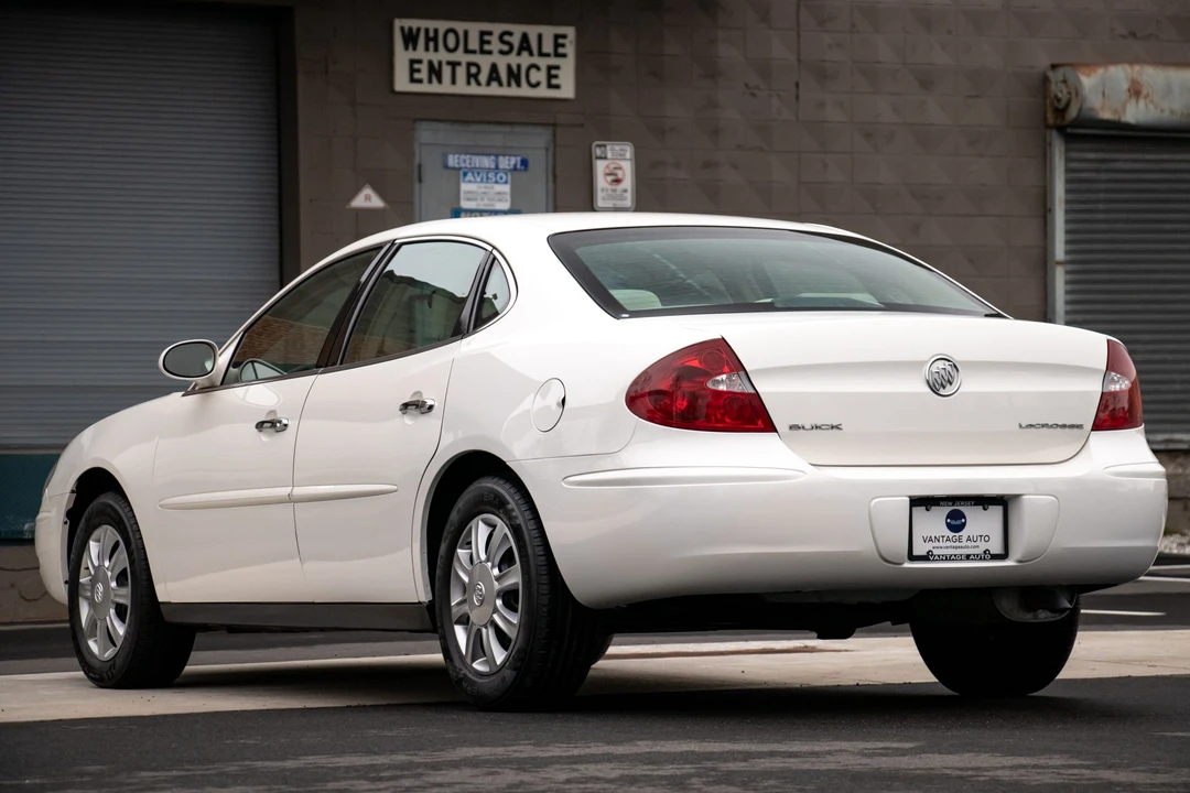 2005 Buick LaCrosse - Image 10 of 31