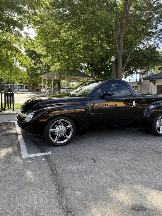 2005 Chevrolet SSR - Image 18 of 31