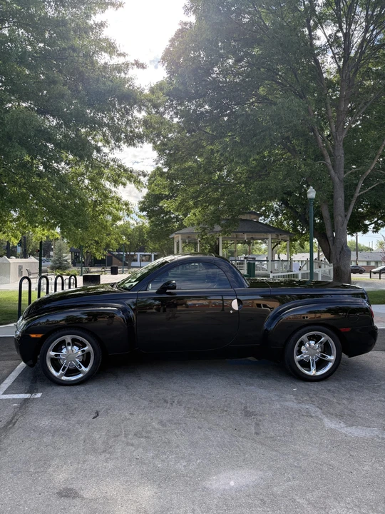 2005 Chevrolet SSR - Image 4 of 31
