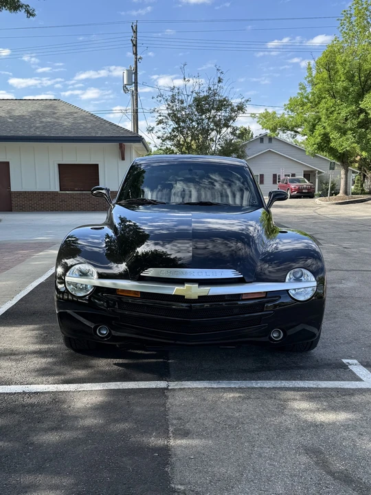 2005 Chevrolet SSR - Image 3 of 31