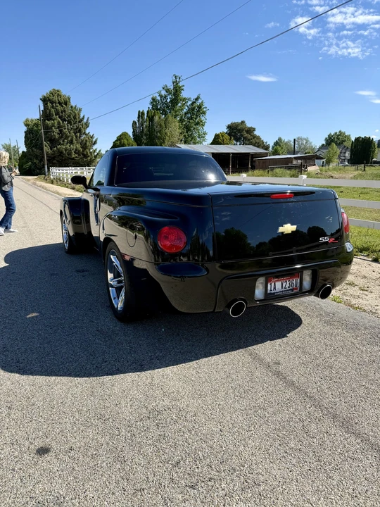 2005 Chevrolet SSR - Image 7 of 31