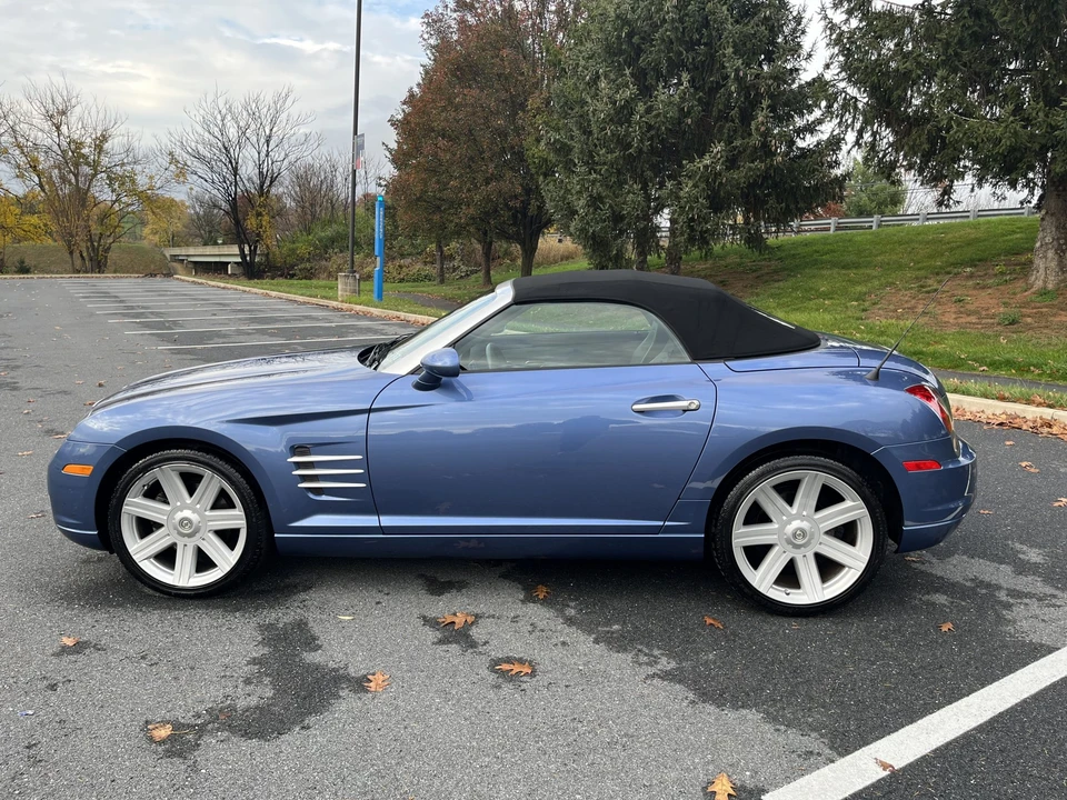 2005 Chrysler Crossfire - Image 22 of 31