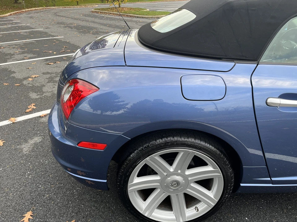 2005 Chrysler Crossfire - Image 26 of 31