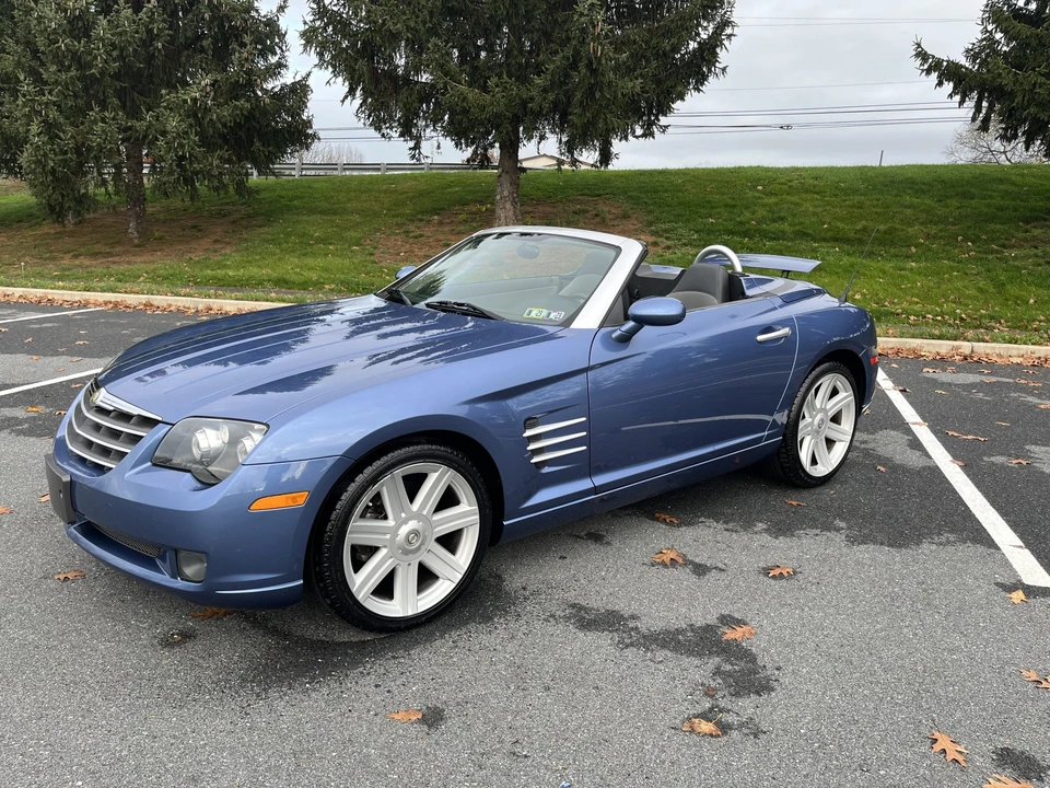 2005 Chrysler Crossfire - Image 2 of 31