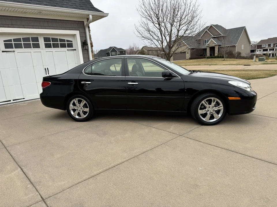 2005 Lexus ES 4th Gen - Image 17 of 31