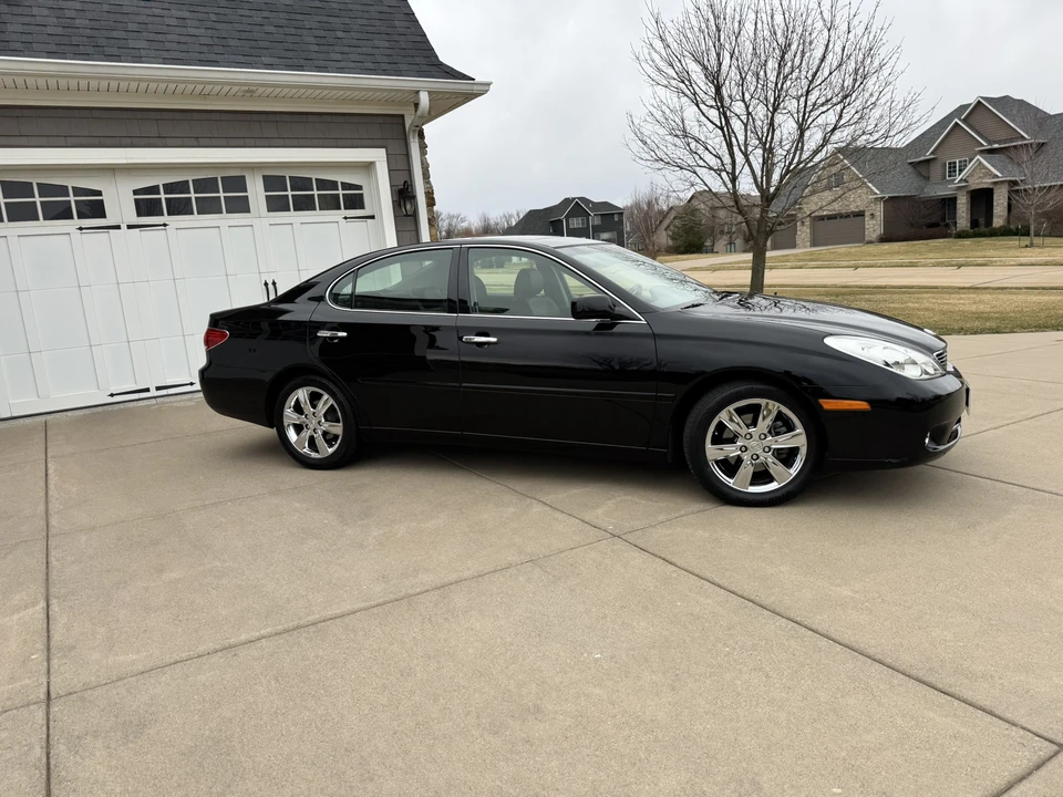 2005 Lexus ES 4th Gen - Image 16 of 31