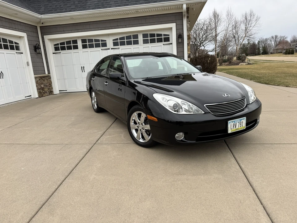 2005 Lexus ES 4th Gen - Image 12 of 31