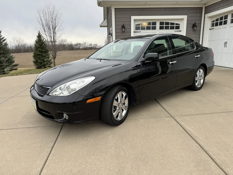 2005 Lexus ES 4th Gen - Image 2 of 31
