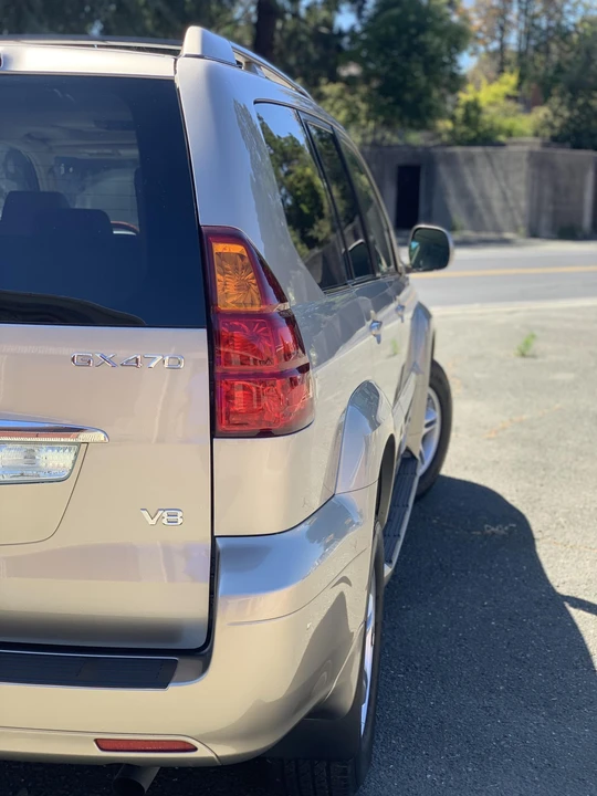 2005 Lexus GX 1st Gen - Image 21 of 31