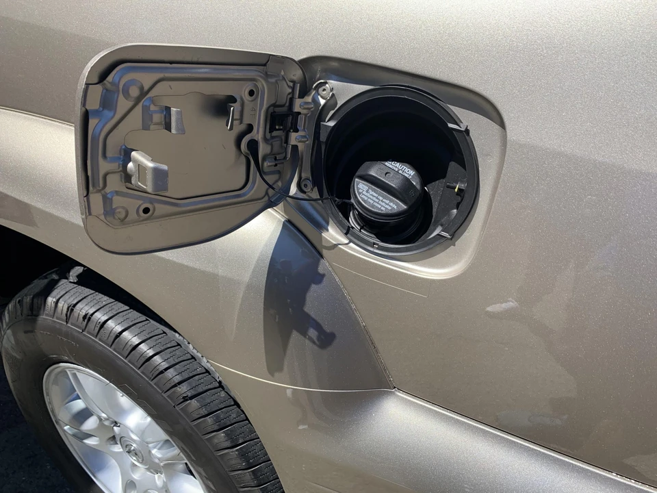 2005 Lexus GX 1st Gen - Image 24 of 31