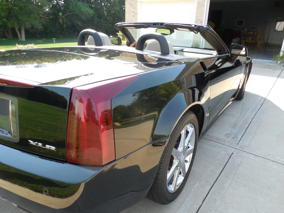 2006 Cadillac XLR - Image 14 of 31