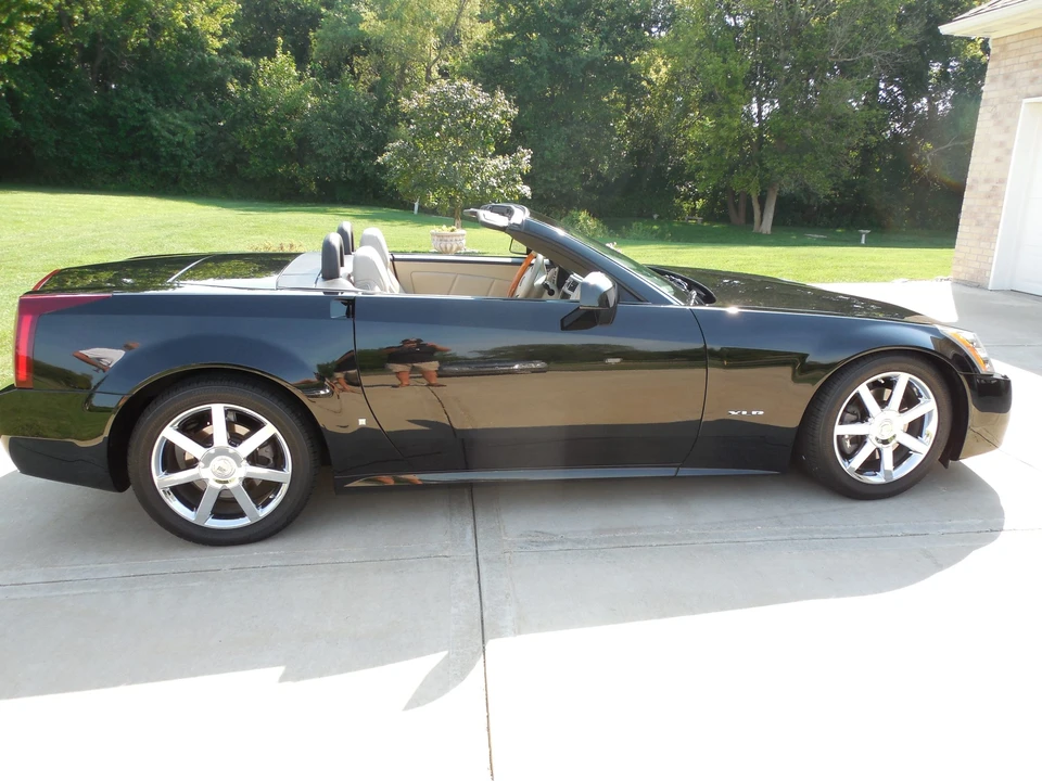 2006 Cadillac XLR - Image 6 of 31