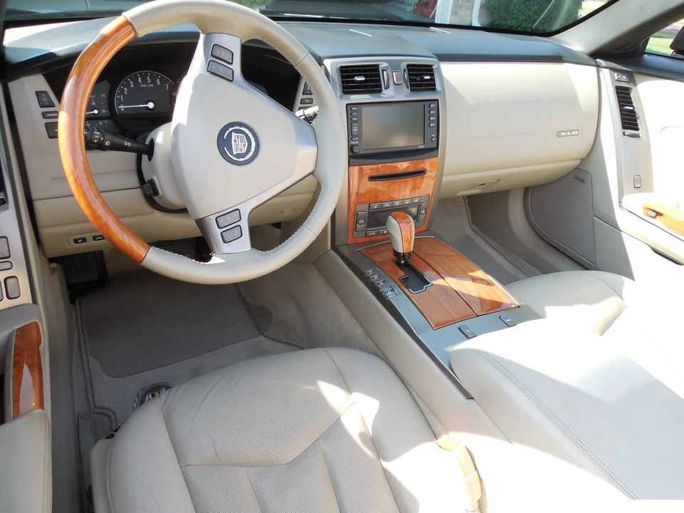 2006 Cadillac XLR - Image 30 of 31