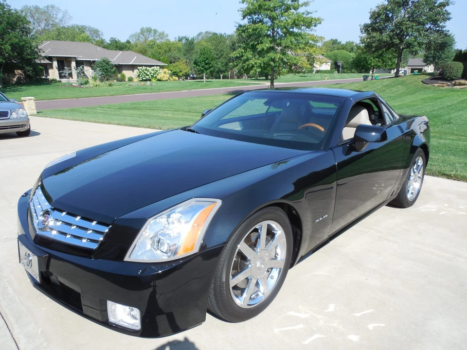 2006 Cadillac XLR - Image 3 of 31