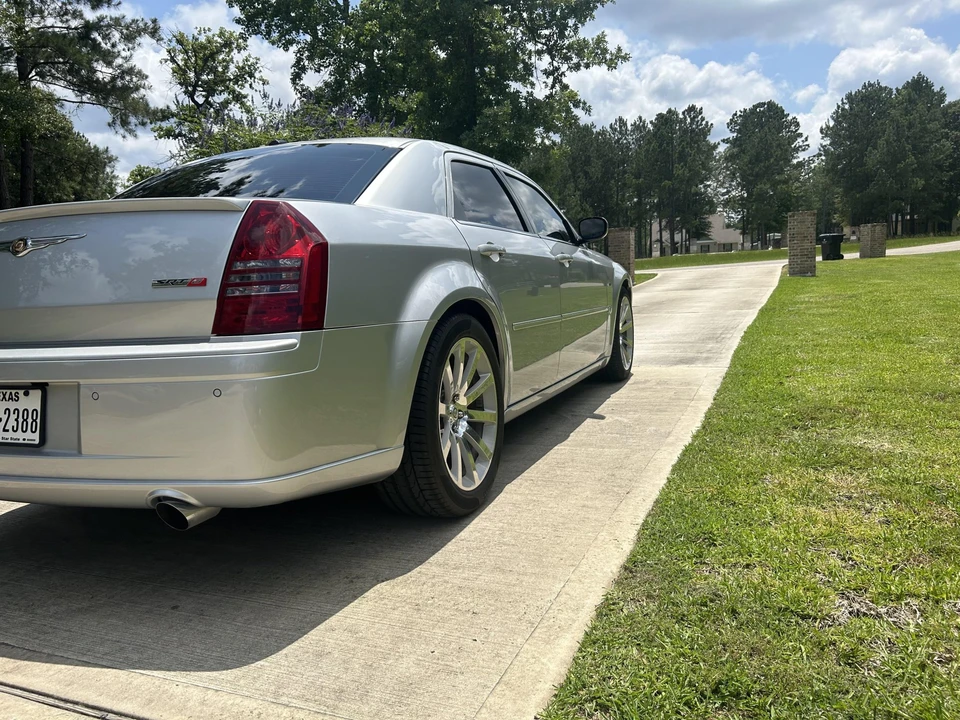 2006 Chrysler 300 (2005-2023) - Image 9 of 31