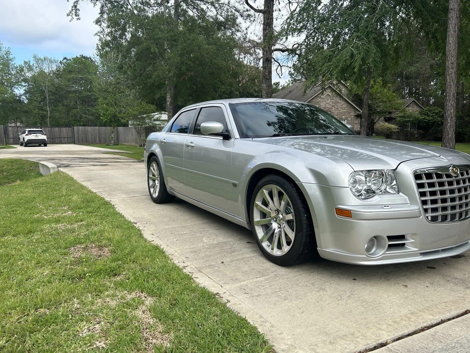 2006 Chrysler 300 (2005-2023) - Image 2 of 31