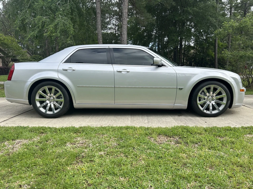 2006 Chrysler 300 (2005-2023) - Image 10 of 31