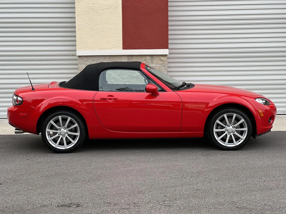 2006 Mazda NC MX-5 Miata - Image 14 of 31